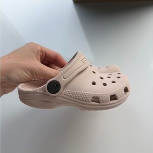 Kids light pink Crocs